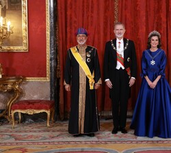 Sus Majestades los Reyes y Su Majestad el Sultán de Omán en el Palacio Real de Madrid